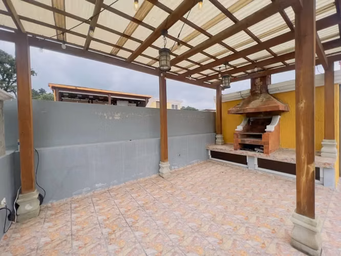 CASA EN VENTA VALLE DORADO BULEVAR SUR SAN CRISTÓBAL ZONA 8 - Imagen 4