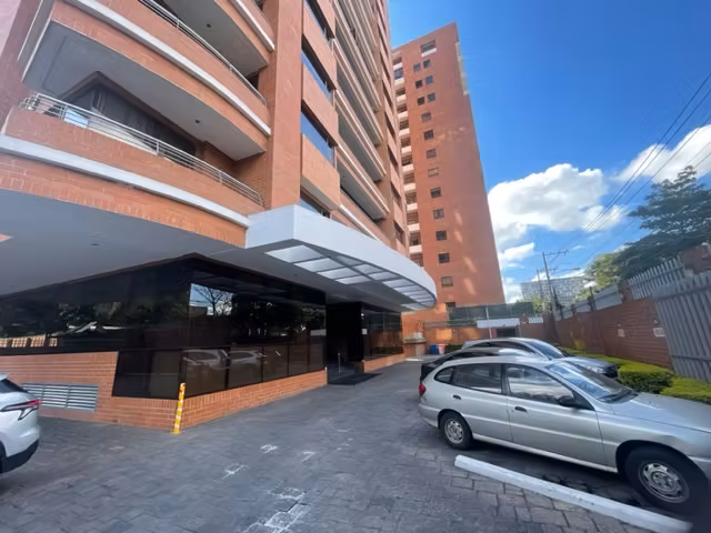 Rento apartamento en Zona 10 Edificio EXCLUSIVO CERCA DE FONTABELLA - Imagen 5