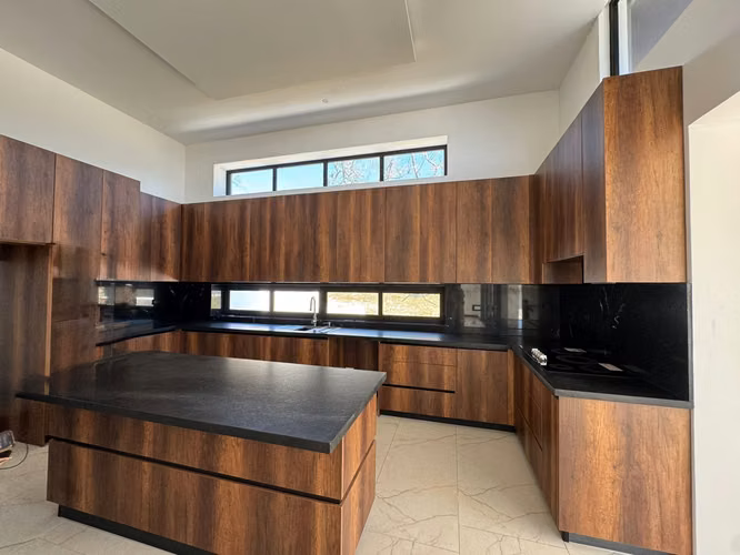 Casa de Lujo en Sausalito | 1,400 m², Piscina y Gran Terreno | PV - Imagen 5