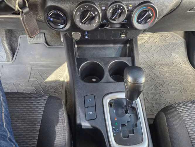 Toyota Hilux 2024 Automático y Tiptronic 4x4 de Agencia Turbo Diesel Nítido Nada que Invertir un Dueño - Imagen 7