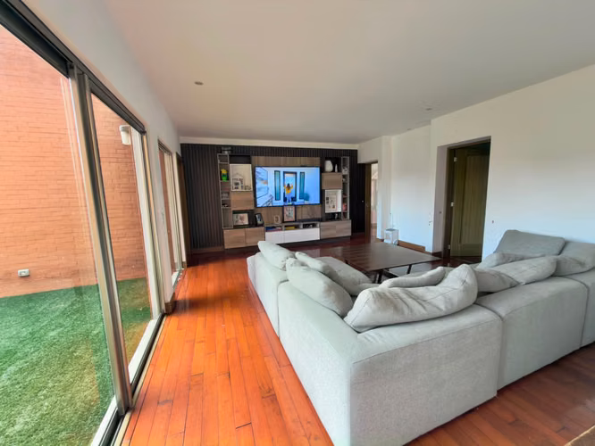 Linda casa en venta en El Casaño Muxbal, amplio jardín. - Imagen 11
