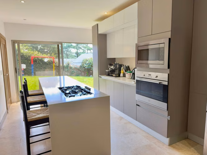 Linda casa en venta en El Casaño Muxbal, amplio jardín. - Imagen 2