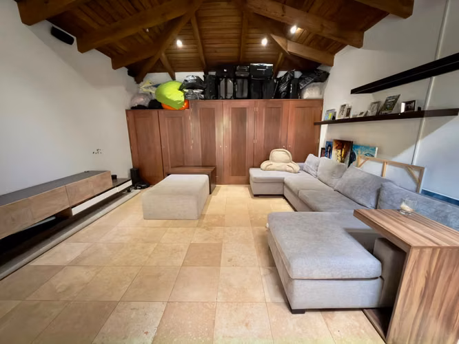 Linda casa en venta en El Casaño Muxbal, amplio jardín. - Imagen 8