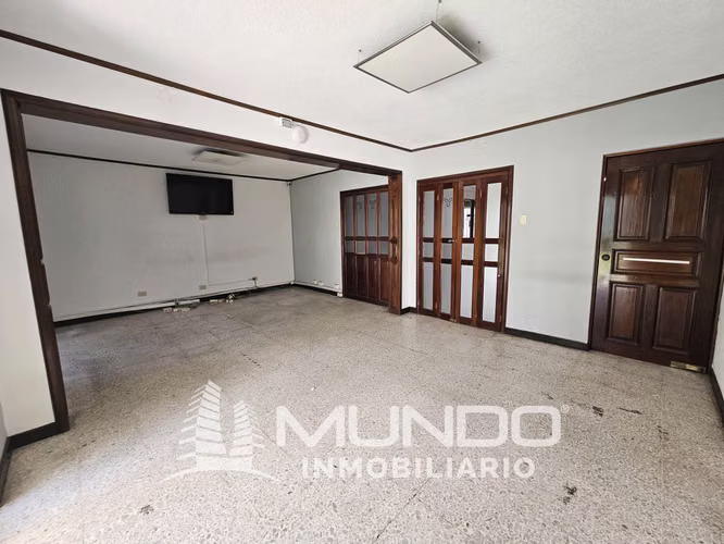 CASA PARA OFICINAS EN RENTA ZONA 14, CERCA DE LA CAÑADA - Imagen 9