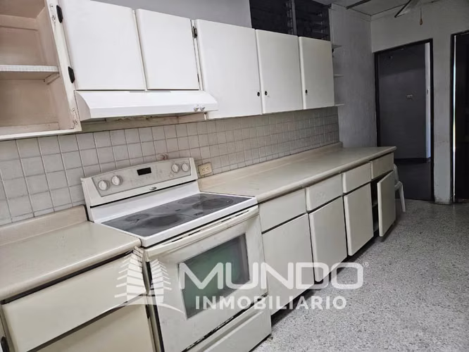 CASA PARA OFICINAS EN RENTA ZONA 14, CERCA DE LA CAÑADA - Imagen 15