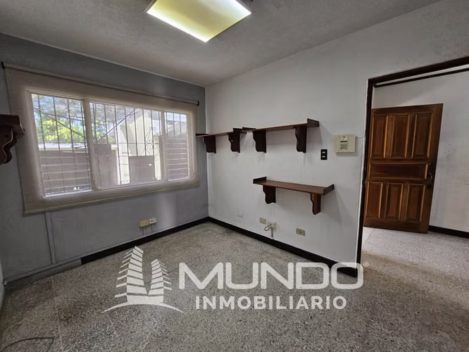 CASA PARA OFICINAS EN RENTA ZONA 14, CERCA DE LA CAÑADA - Imagen 7