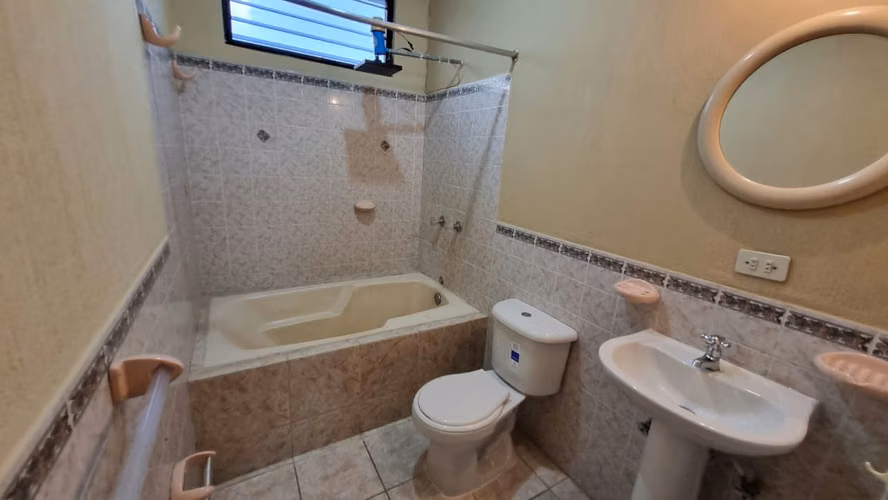 Amplia  Casa en Renta, Condominio Montecristo San Jose Pinula - Imagen 5