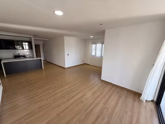 Rento apartamento en Zona 15 EDIFICIO NUEVO CON ROOFTOP - Imagen 7