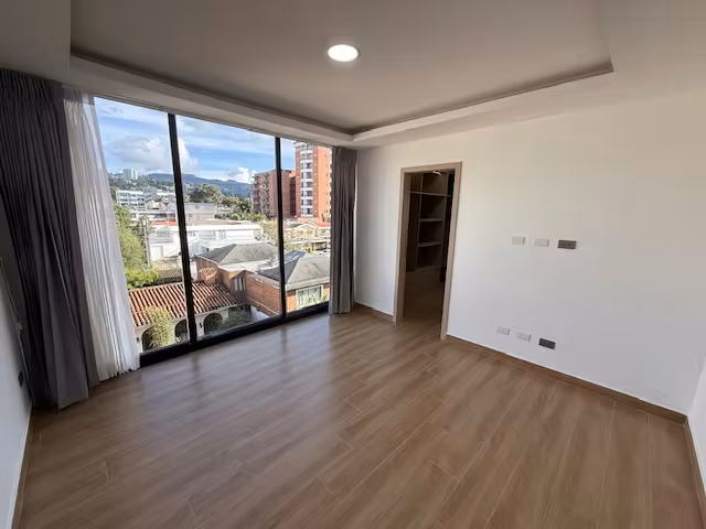 Rento apartamento en Zona 15 EDIFICIO NUEVO CON ROOFTOP - Imagen 16