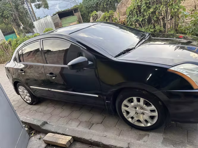 Vendo nissan - Imagen 6