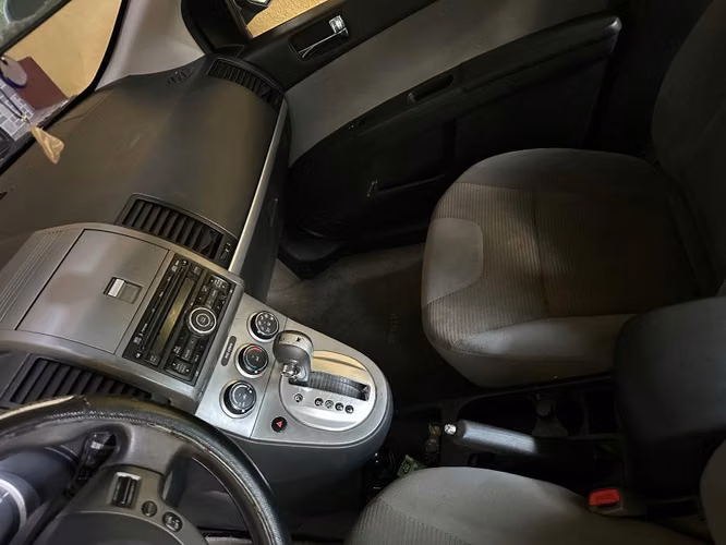Vendo nissan - Imagen 2