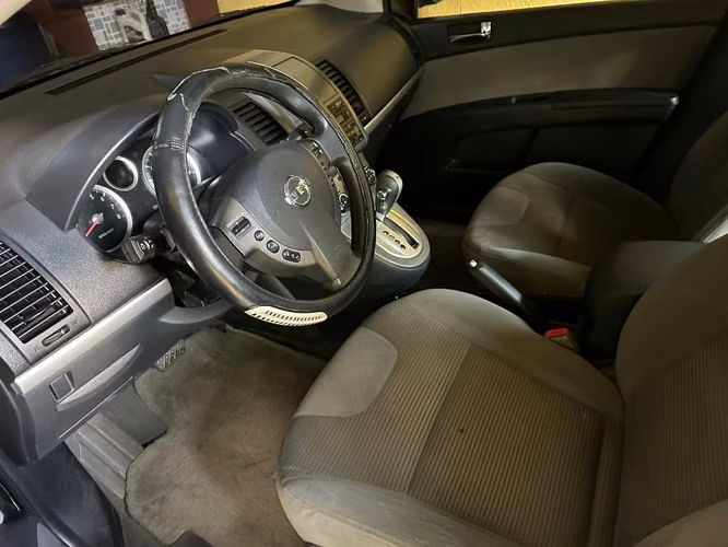 Vendo nissan - Imagen 4