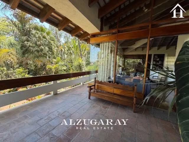 Casa con terreno a la par de hotel Hilton Km9 Carr a El Salvador - Imagen 4