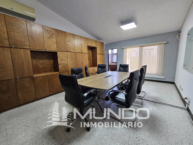 CASA PARA OFICINAS EN RENTA ZONA 14, CERCA DE LA CAÑADA
