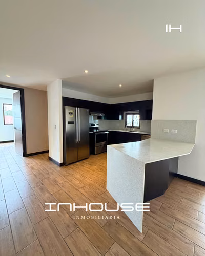 APARTAMENTO EN VENTA EN ZONA 10 CON AMPLIO JARDÍN - Imagen 8