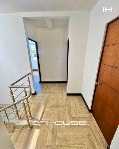 CASA EN VENTA EN ZONA 16 HACIENDA REAL PARA ESTRENAR - Imagen 3
