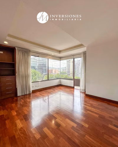 Apartamento amplio de 3 dormitorios en zona 10 - Imagen 3