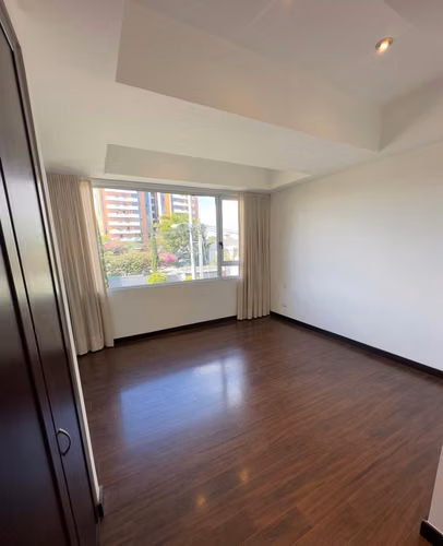 Lindo apartamento en Renta en Edificio Quinze VH1 zona 15 | 2 Habitaciones + servicio - Imagen 6