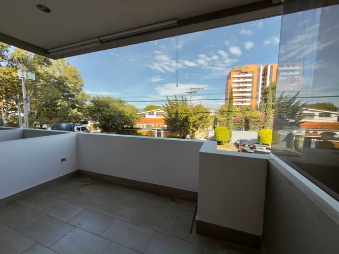Lindo apartamento en Renta en Edificio Quinze VH1 zona 15 | 2 Habitaciones + servicio
