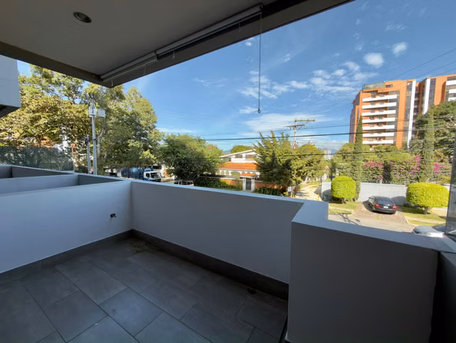Lindo apartamento en Renta en Edificio Quinze VH1 zona 15 | 2 Habitaciones + servicio