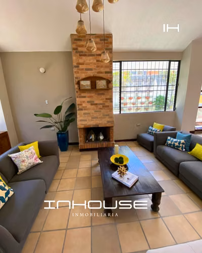 CASA EN RENTA ZONA 16 SAN GASPAR CON JARDÍN - Imagen 4