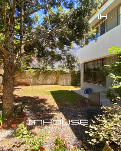CASA EN RENTA ZONA 16 SAN GASPAR CON JARDÍN - Imagen 7