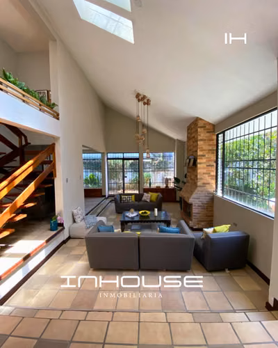 CASA EN RENTA ZONA 16 SAN GASPAR CON JARDÍN