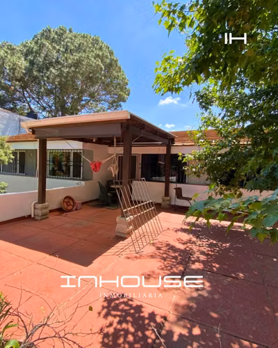 CASA EN RENTA ZONA 16 SAN GASPAR CON JARDÍN - Imagen 8