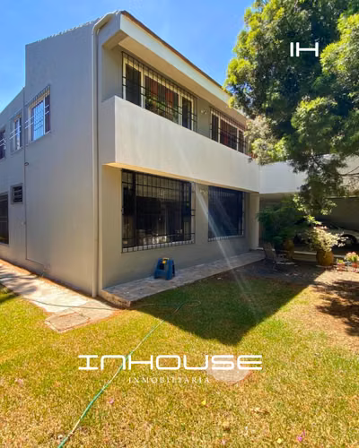 CASA EN RENTA ZONA 16 SAN GASPAR CON JARDÍN - Imagen 2