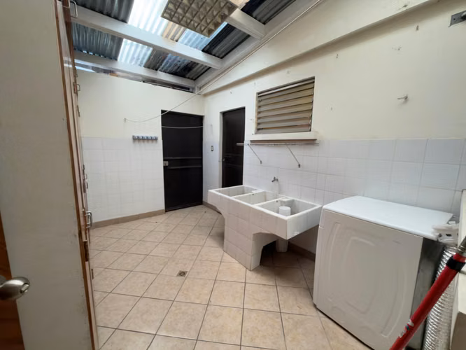 Casa en Renta Vista Hermosa I | 750 m², Elevador y Amplios Jardines | PV - Imagen 8
