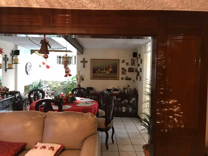 CASA EN VENTA CON 5 HABITACIONES Y ESTUDIO EN MOLINO DE LAS FLORES ZONA 2 DE MIXCO - Imagen 11