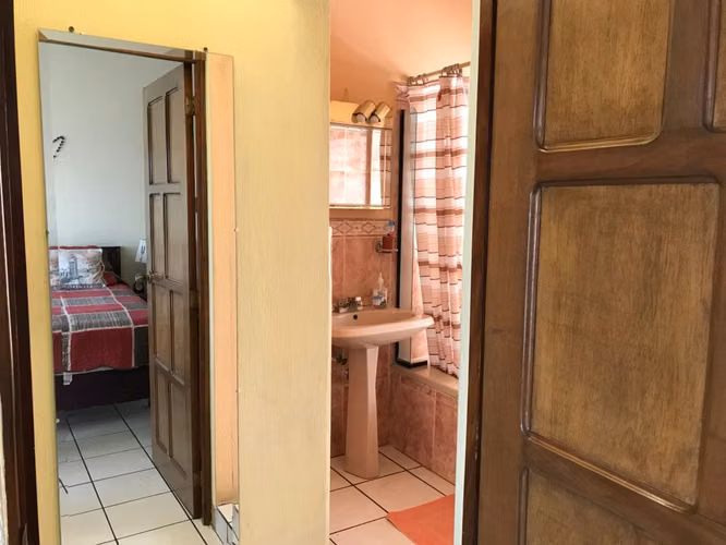 CASA EN VENTA CON 5 HABITACIONES Y ESTUDIO EN MOLINO DE LAS FLORES ZONA 2 DE MIXCO - Imagen 12
