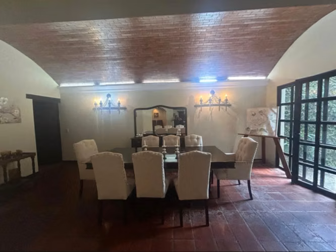 Casa en venta y renta en Antigua Guatemala