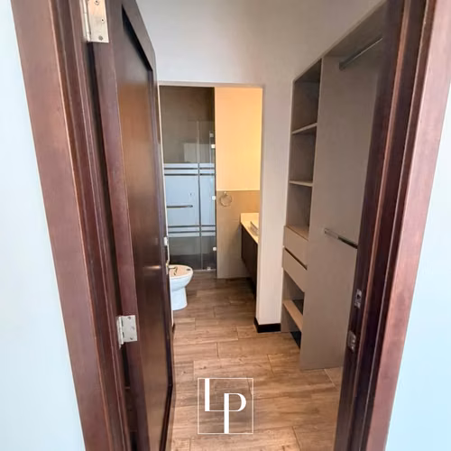 Amplio Apartamento en venta en Lirios de Cayalá - Imagen 9