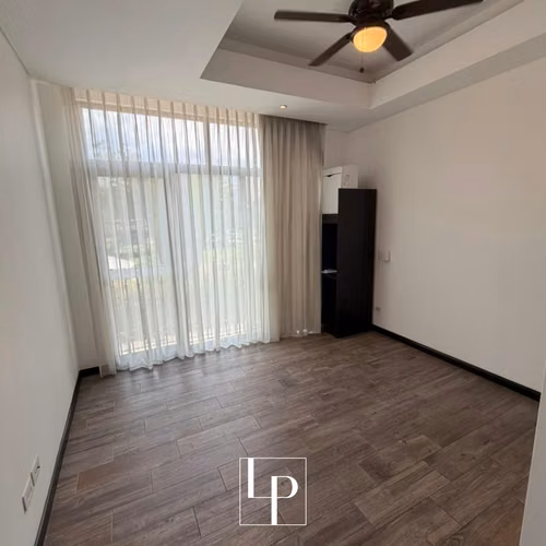 Amplio Apartamento en venta en Lirios de Cayalá - Imagen 5