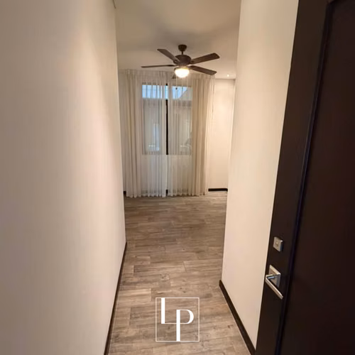 Amplio Apartamento en venta en Lirios de Cayalá - Imagen 4