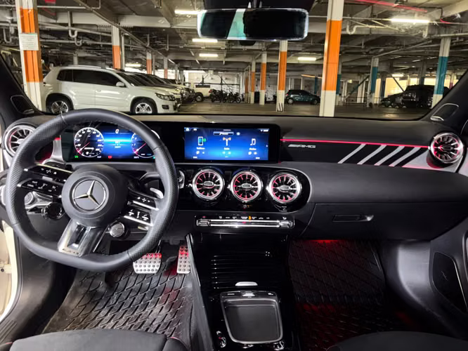 Mercedes-Benz AMG A35 4MATIC Berlina 2023