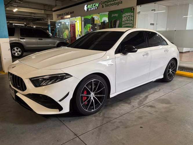 Mercedes-Benz AMG A35 4MATIC Berlina 2023