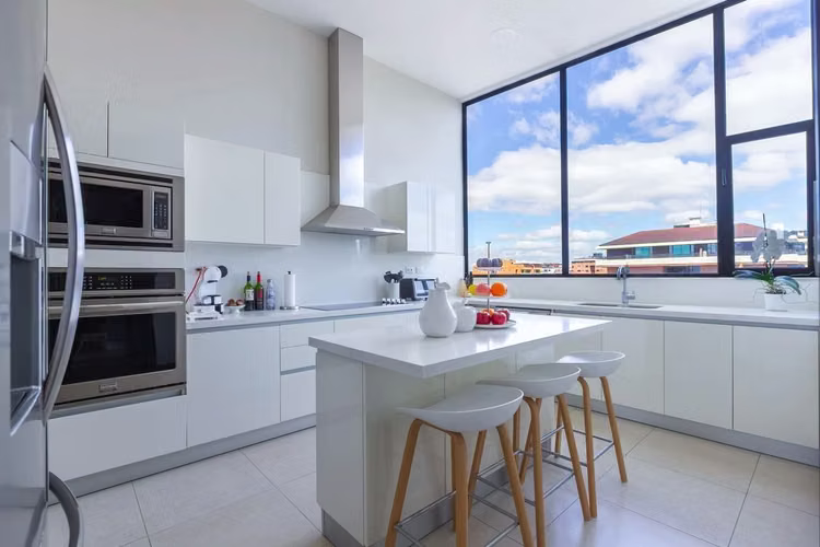 VENTA DE PENTHOUSE EN EDIFICIO SANTA INES, ZONA 14 - Imagen 4