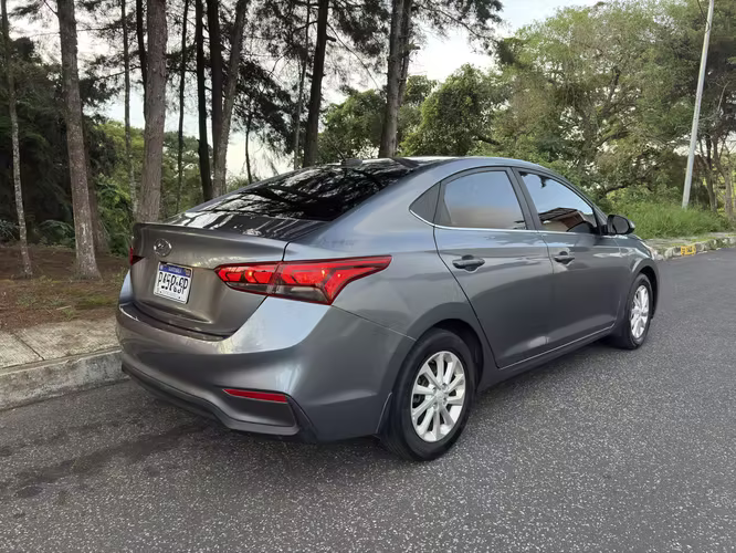 HYUNDAI ACCENT SEL 2019 1.6 - Imagen 3