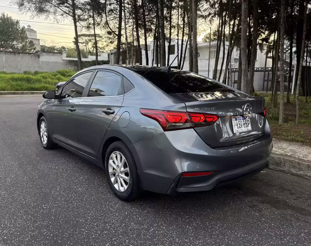 HYUNDAI ACCENT SEL 2019 1.6 - Imagen 4