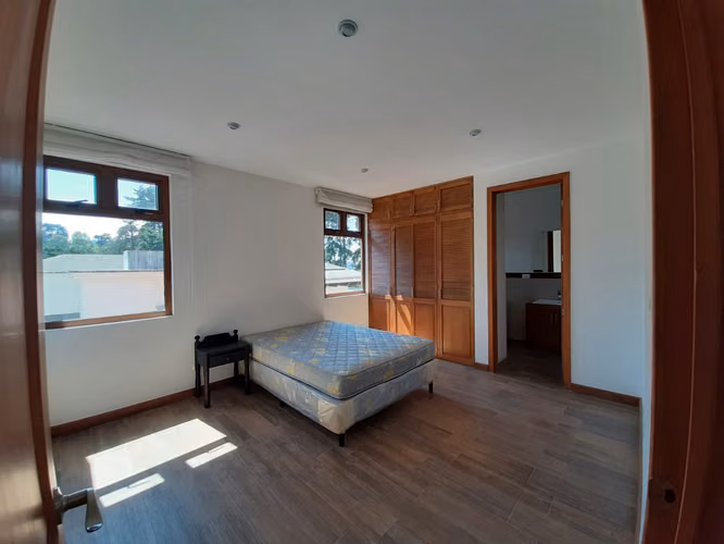 Casa en Renta Alto Valle CAES | 545 m², Amplio Jardín y 4 Dormitorios | PV - Imagen 6