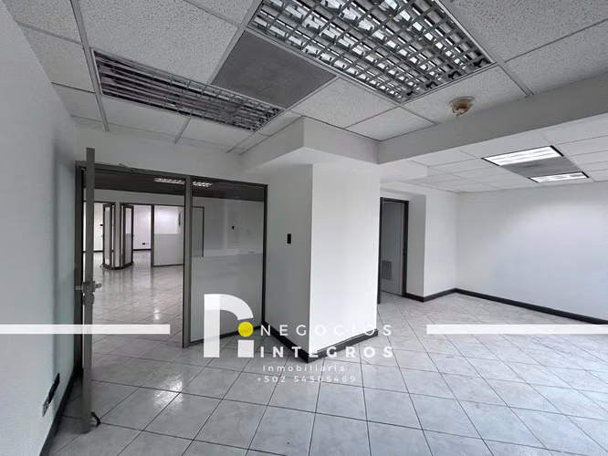 Oficina en Europlaza Zona 14 | 248 m², Sector Corporativo y Parqueos | PV - Imagen 2