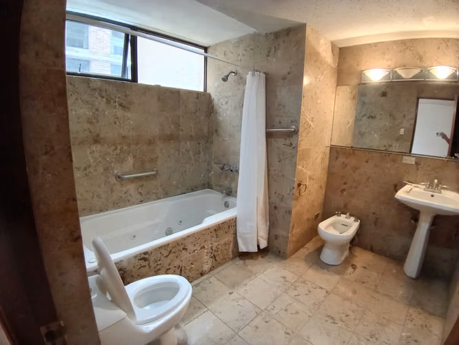 Amplio Apartamento en Renta VH1 Zona 15 | 300 m², 3 Balcones y Chimenea | cerca de Metro15 PV - Imagen 15