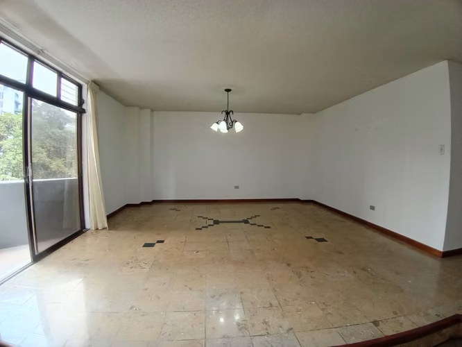 Amplio Apartamento en Renta VH1 Zona 15 | 300 m², 3 Balcones y Chimenea | cerca de Metro15 PV - Imagen 11