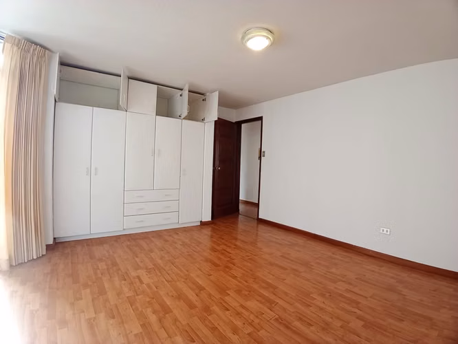 Amplio Apartamento en Renta VH1 Zona 15 | 300 m², 3 Balcones y Chimenea | cerca de Metro15 PV - Imagen 14