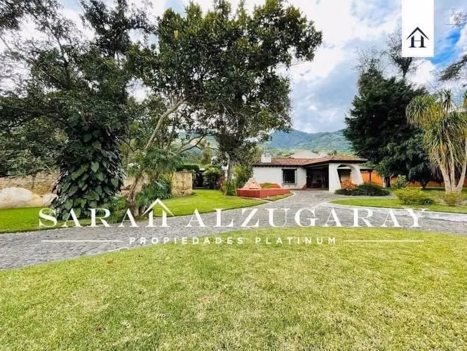 Casa espectacular 11,075 Vrs2 A 10 mins Antigua