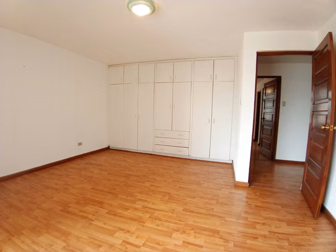 Alquilo lindo apartamento grande zona 15/ $1,500 - Imagen 10