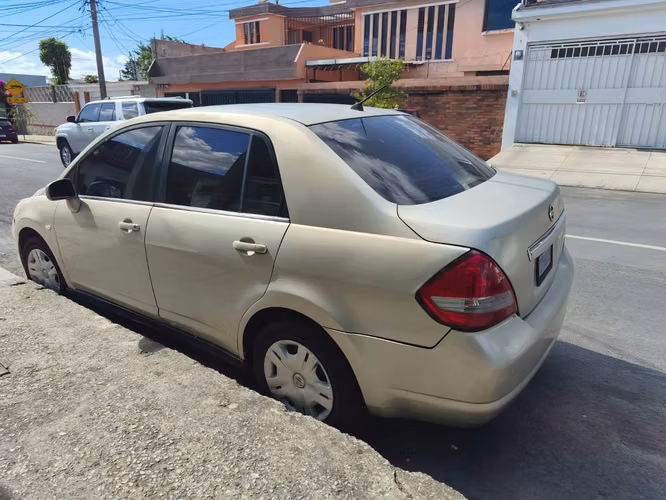 Nissan Tiida 2008 - Imagen 2