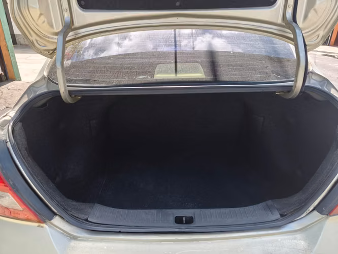 Nissan Tiida 2008 - Imagen 8